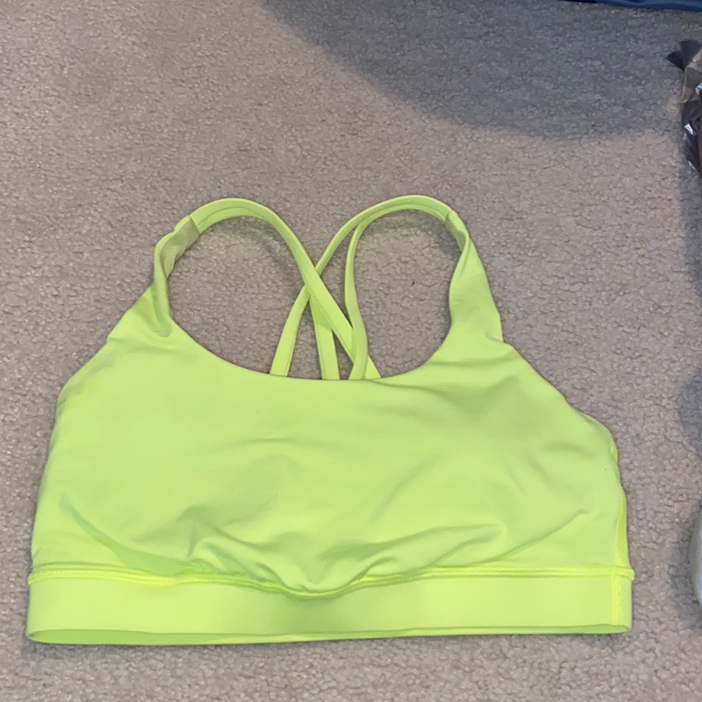 NWOT Lululemon Energy bra size 6